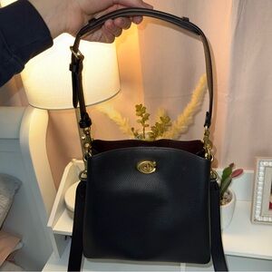 Elegant Coach Willow Bucket Bag